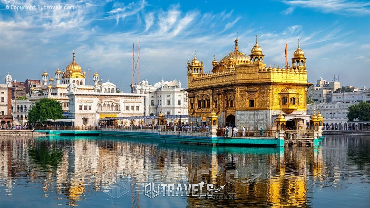 Top 10 Most Beautiful Tourist Places In India • EyTravels